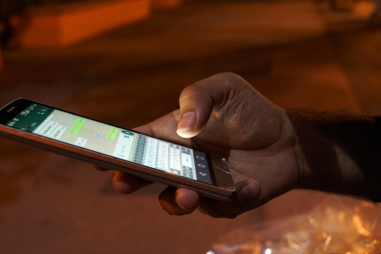 恋愛アプリでの連絡先交換が怖いと感じる女性対策は？